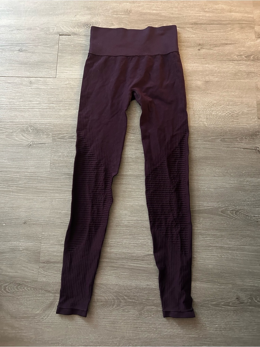 Seamless High-Waist Ribbed Leggings - Deep Plum